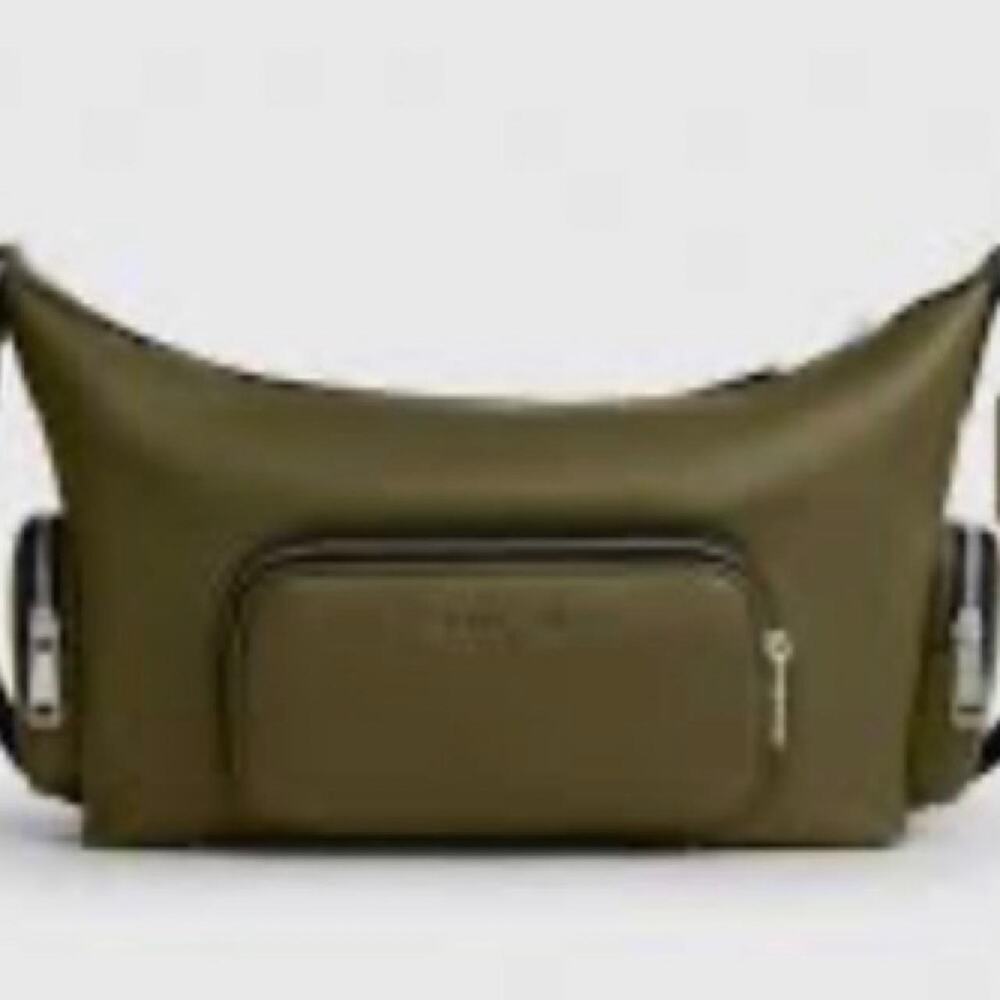 B18 005 nwt coach large finn